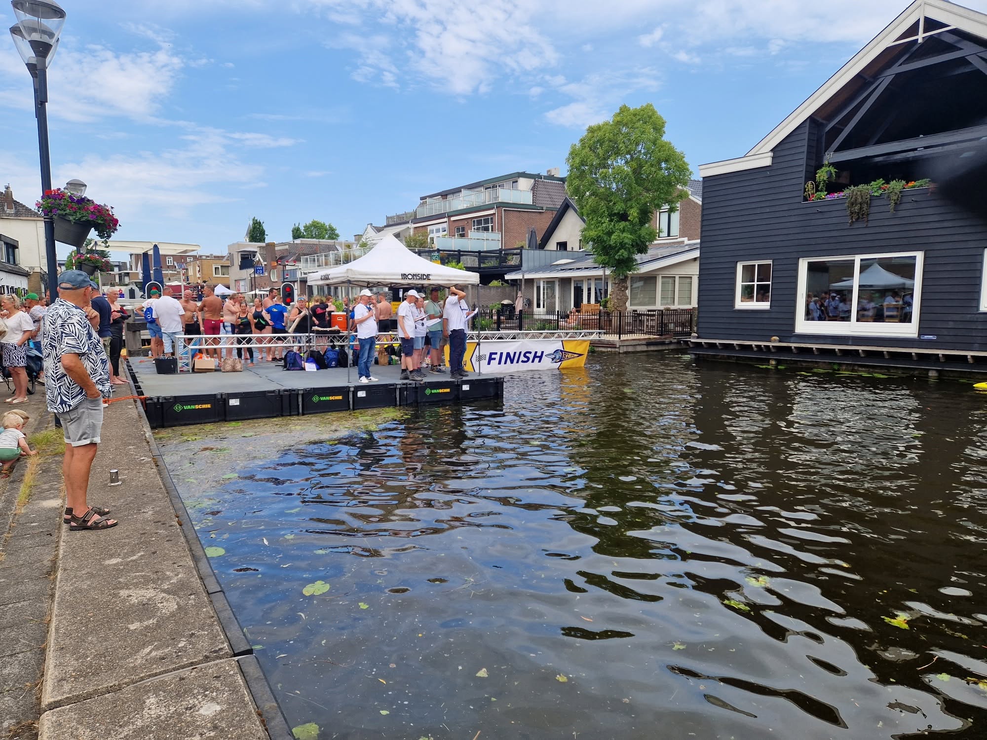 Open Water Bodegraven 2026: Zwemmen en Beach Polo kleuren het centrum
